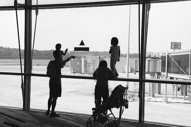 Parents Guide to Surviving Travel with Kids