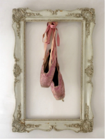 frame-pointe-shoes